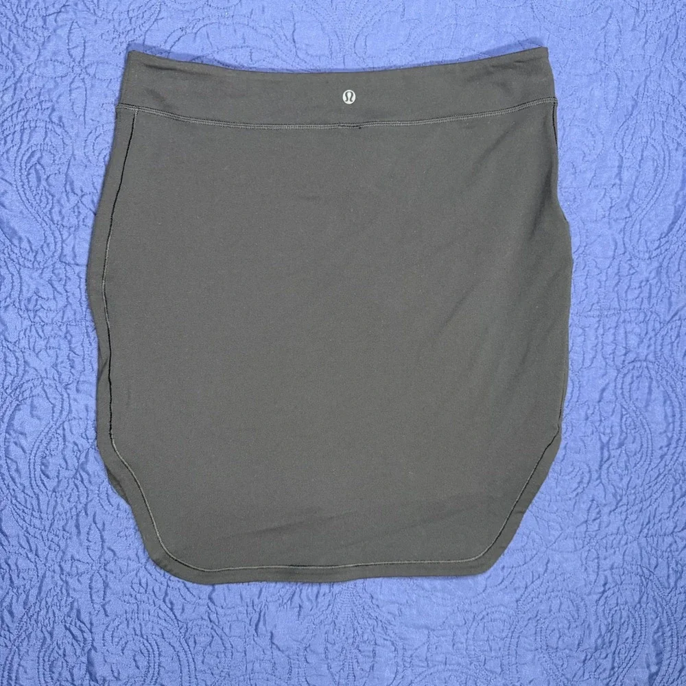 Lululemon City Skirt Athletica Black Active  Curved Size 10 Nylon Spandex Blend